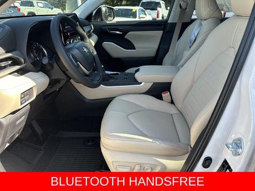2025 Toyota Highlander Hybrid XLE