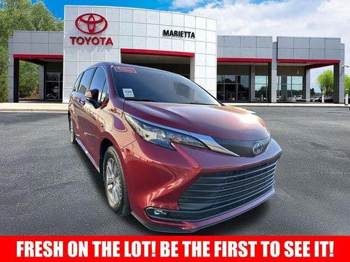 2025 Toyota Sienna XLE