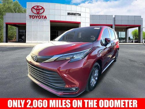 2025 Toyota Sienna XLE