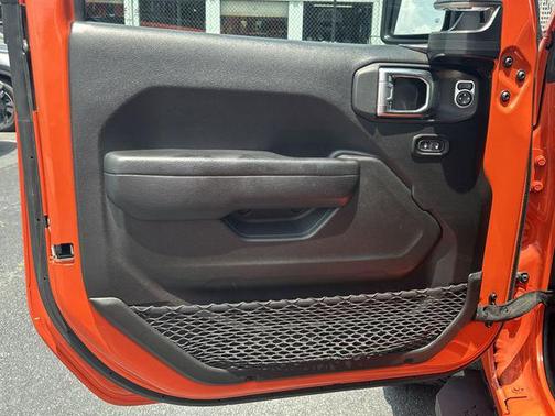 Punkn Metallic Clearcoat 2023 Jeep Gladiator Rubicon