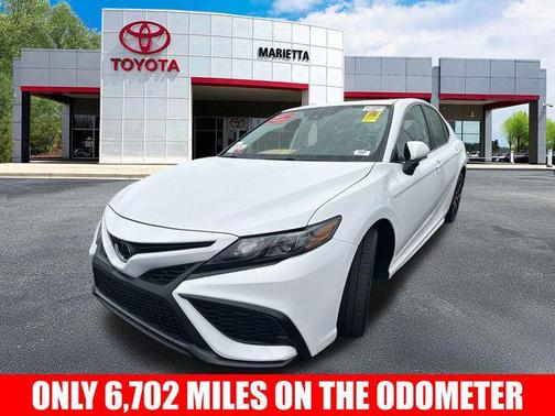 2024 Toyota Camry SE