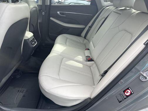 2023 Hyundai SONATA Hybrid Limited