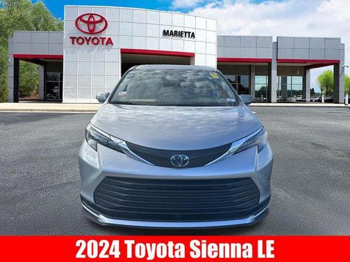 2024 Toyota Sienna LE