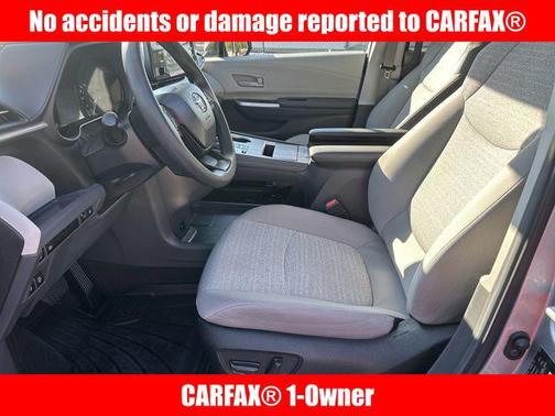 2024 Toyota Sienna LE