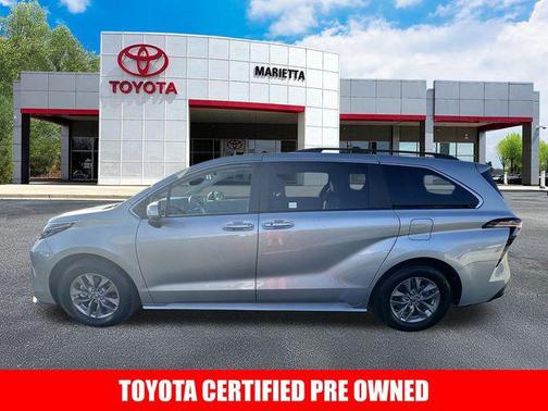 2024 Toyota Sienna LE