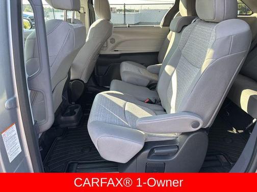2024 Toyota Sienna LE