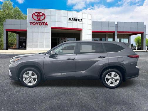 Magnetic Gray Metallic 2023 Toyota Highlander LE