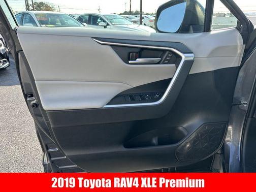 2019 Toyota RAV4 XLE Premium