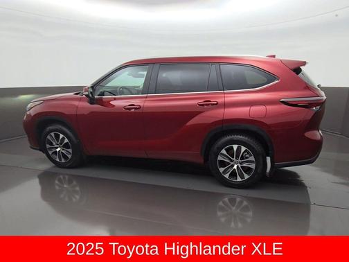 Ruby Flare Pearl 2025 Toyota Highlander XLE