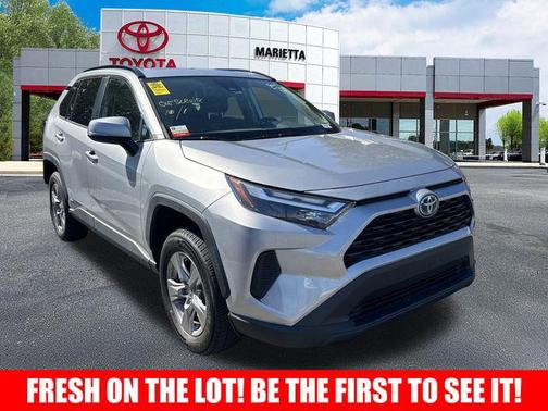 2022 Toyota RAV4 Hybrid XLE