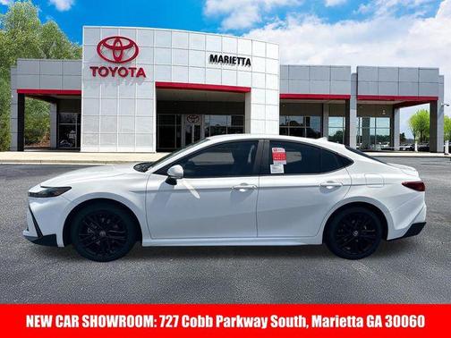 Ice Cap 2026 Toyota Camry SE