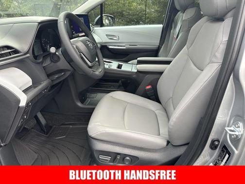 2025 Toyota Sienna XLE 8 Passenger