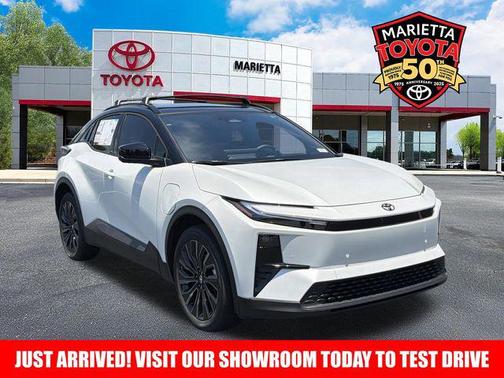 Wind Chill Pearl w/Midnight Black Metallic Roof 2026 Toyota C-HR XSE