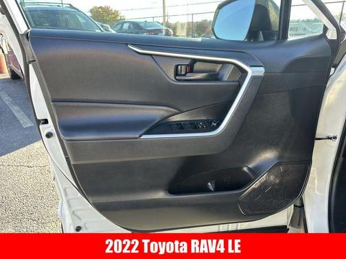 2022 Toyota RAV4 LE