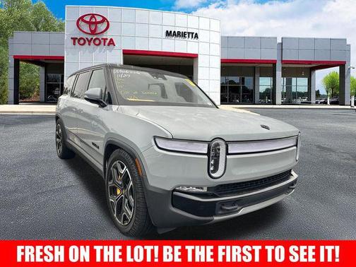 2023 Rivian R1S Adventure