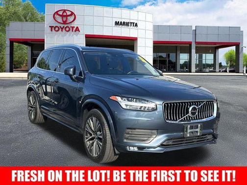 2020 Volvo XC90 T6 Momentum