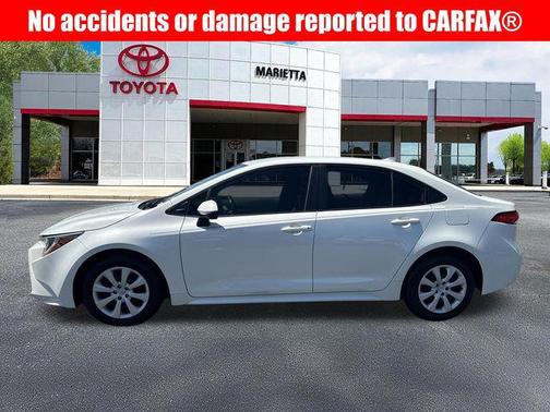 Blizzard Pearl 2020 Toyota Corolla LE