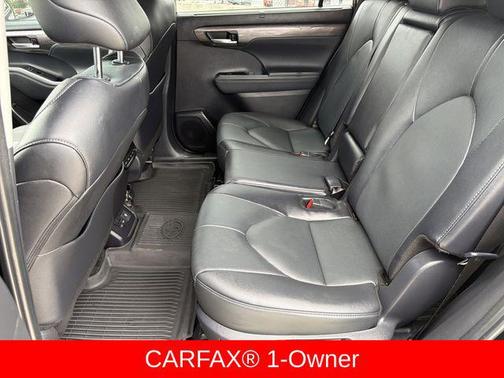 Midnight Black Metallic 2025 Toyota Highlander Limited