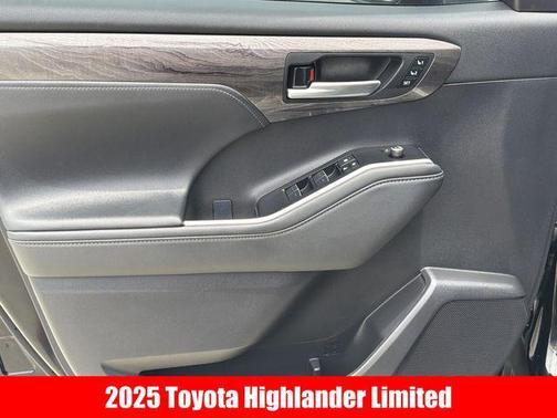 Midnight Black Metallic 2025 Toyota Highlander Limited