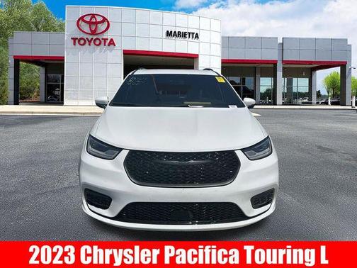 Bright White Clearcoat 2023 Chrysler Pacifica Touring L
