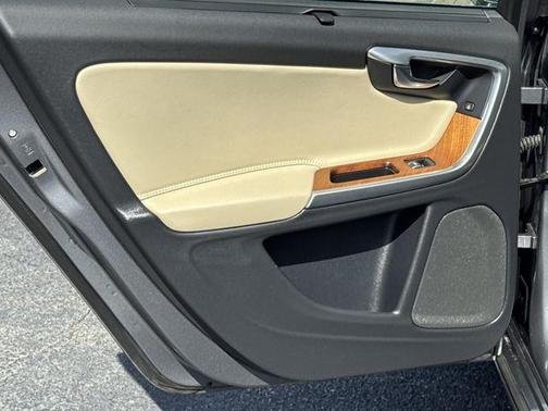 2017 Volvo S60 Inscription T5 Platinum