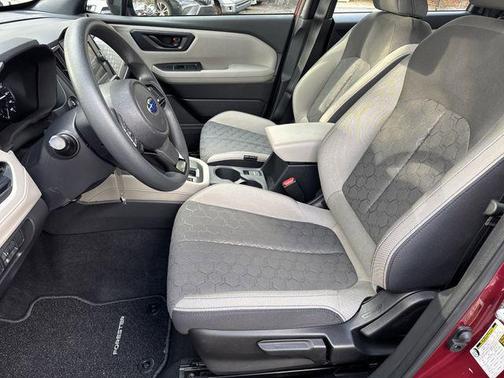 2025 Subaru Forester Base