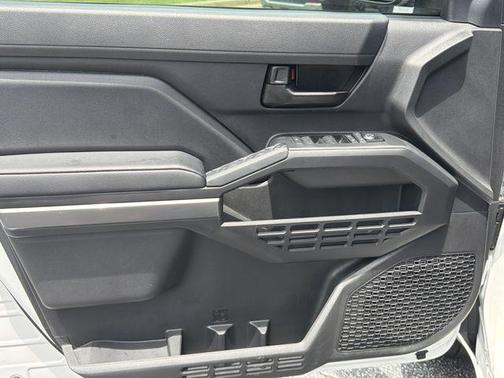 Ice Cap 2024 Toyota Tacoma SR5