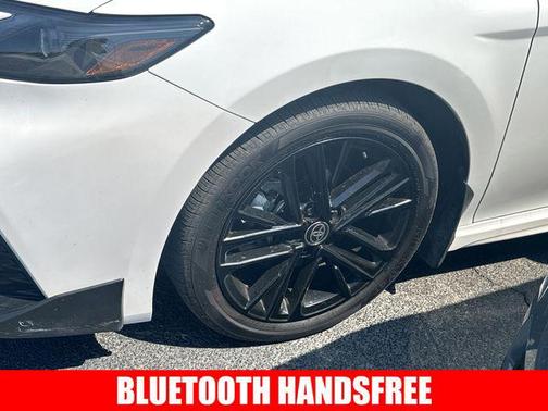 Ice Cap 2025 Toyota Camry SE