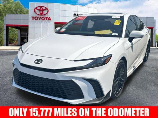 Ice Cap 2025 Toyota Camry SE