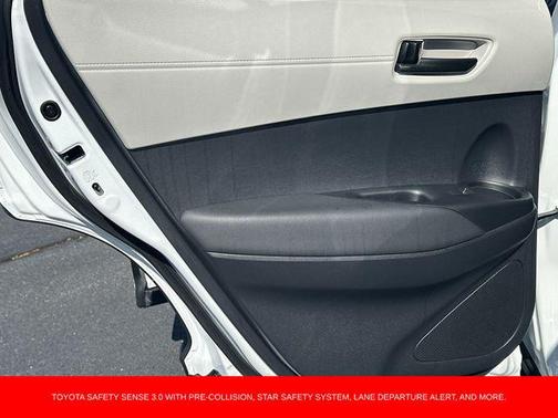 Wind Chill Pearl 2026 Toyota Corolla Cross L