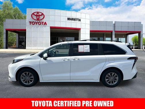 2024 Toyota Sienna LE