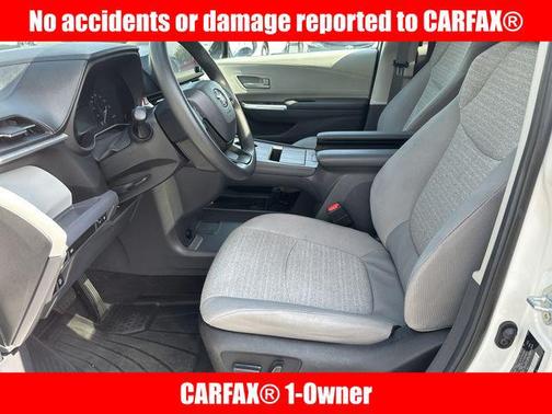 2024 Toyota Sienna LE