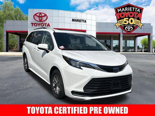2024 Toyota Sienna LE
