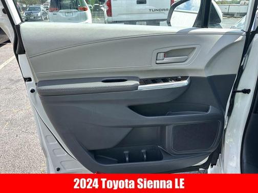2024 Toyota Sienna LE