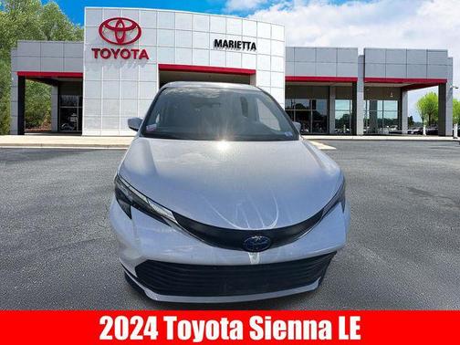 2024 Toyota Sienna LE
