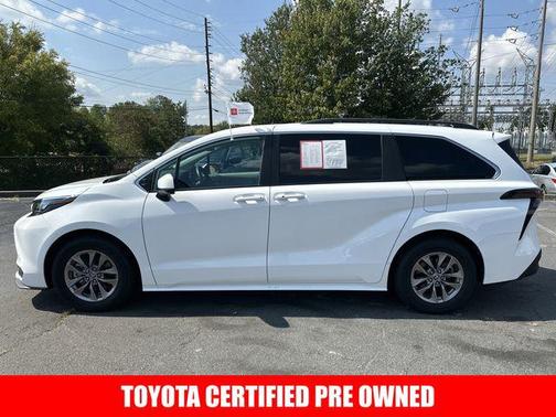 2024 Toyota Sienna LE