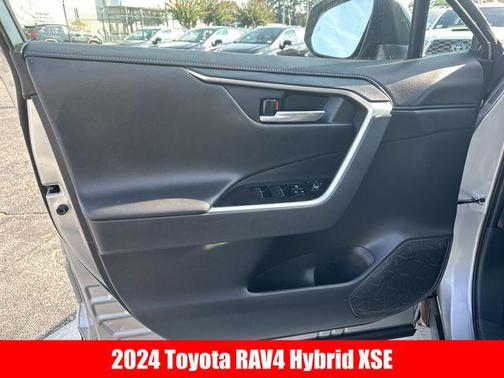 2024 Toyota RAV4 Hybrid SE