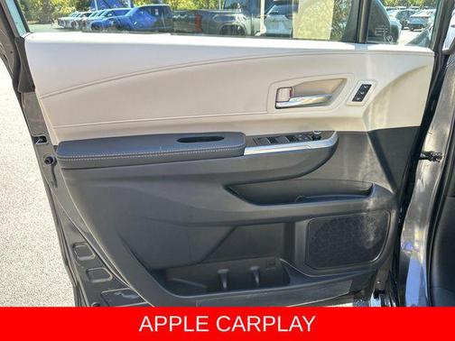 2025 Toyota Sienna Platinum