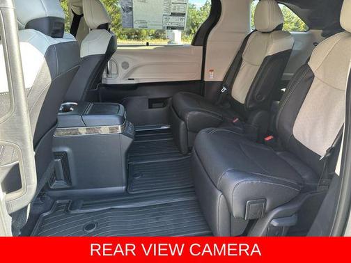 2025 Toyota Sienna Platinum