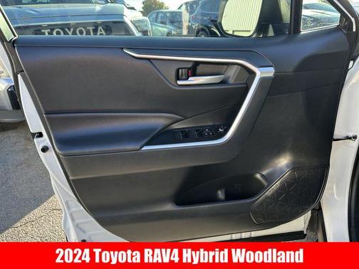 2024 Toyota RAV4 Hybrid SE