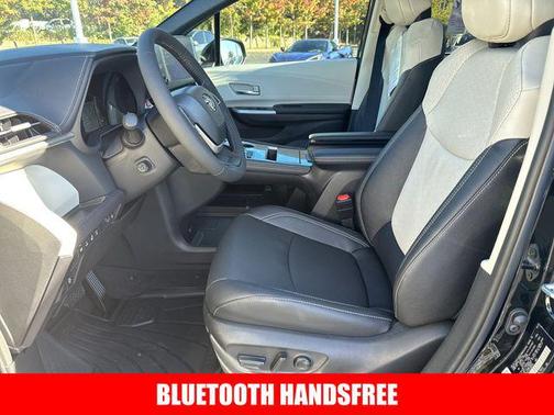 2025 Toyota Sienna Platinum 7 Passenger