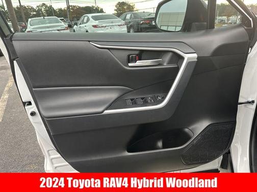 2024 Toyota RAV4 Hybrid SE