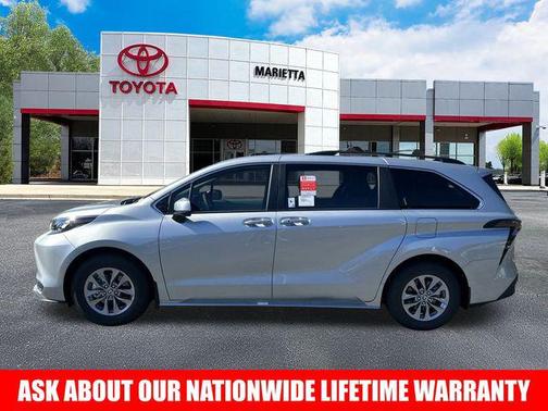 2025 Toyota Sienna XLE