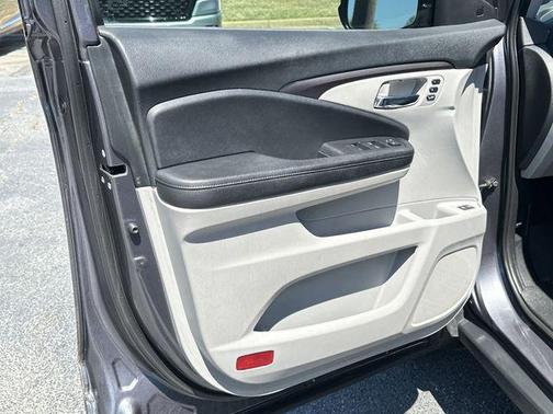 Lunar Silver Metallic 2020 Honda Pilot 2WD EX-L