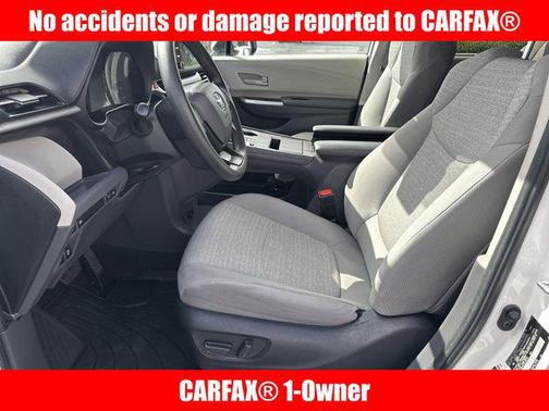 2024 Toyota Sienna LE