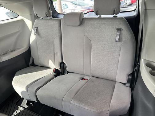 2024 Toyota Sienna LE