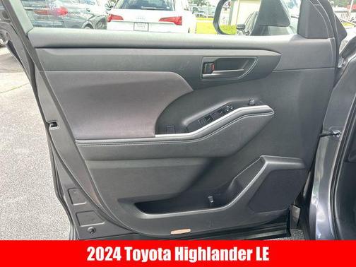 2024 Toyota Highlander LE
