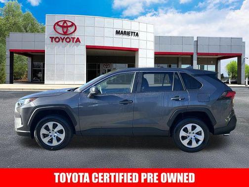 2022 Toyota RAV4 LE