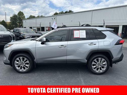2025 Toyota RAV4 XLE Premium