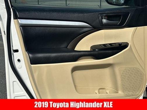 Blizzard Pearl 2019 Toyota Highlander XLE